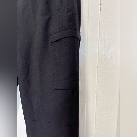 NWT Old Navy Cargo Go Dry Black regular length active pants size small - Picture 5 of 12